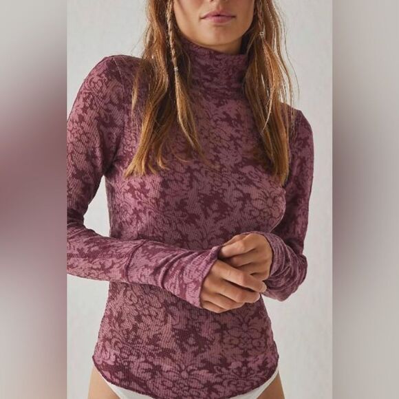 Free People Tops - Free People You And I Print Ribbed burnout thermal Top in pink. Medium